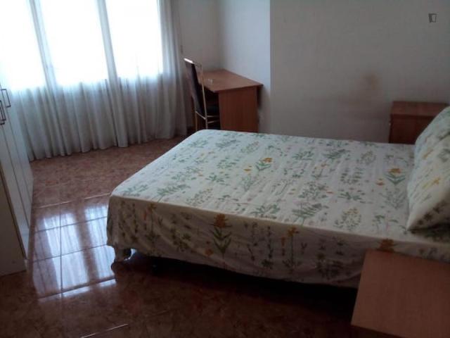 Double bedroom near the Verdaguer metro