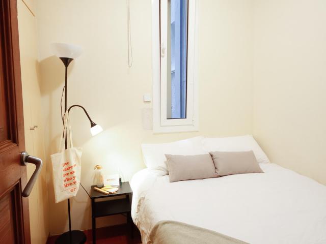 Double bedroom near the Fontana metro