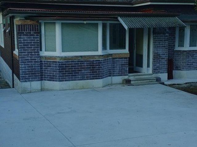 Double Brick Family Home in the Perfect Locale, Walk to Transport & shops