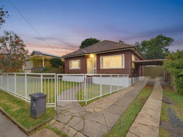 Double Brick Family Home Opposite McRaes Reserve