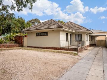 Double Brick, Mid Century Modern with Room to Spare