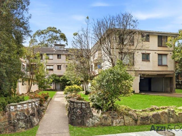 Double Brick Unit In Prime Location!