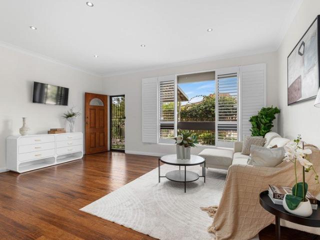Double Brick Villa in Boutique Complex