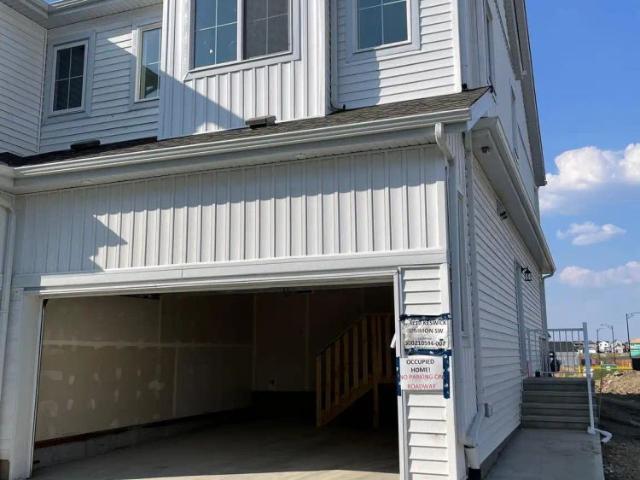 Double Garage Unit 7110 KESWICK COMMON SW — Double Garage Unit
