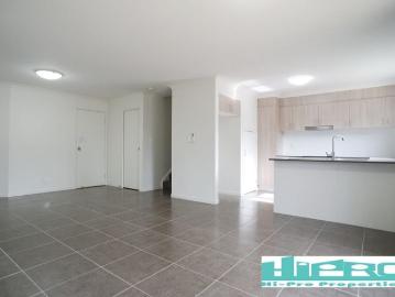 Double Gargae Convenient location close to school and transport