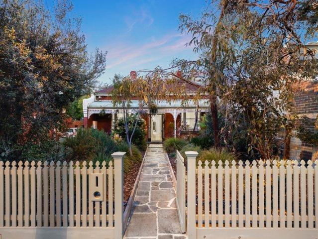 Double Fronted Family Living in a Coveted Princes Hill Position