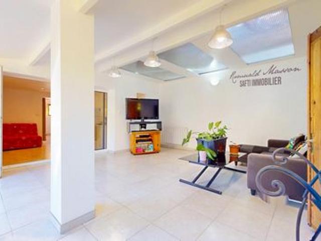 double habitation sur 2 200 m² de terrain piscinable
