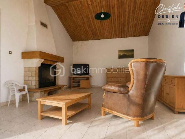 DOUBLE MAISON – DÉPENDANCES – TERRAIN CONSTRUCTIBLE À 15 MIN DES HERBIERS BAZOGES EN PAILLERS