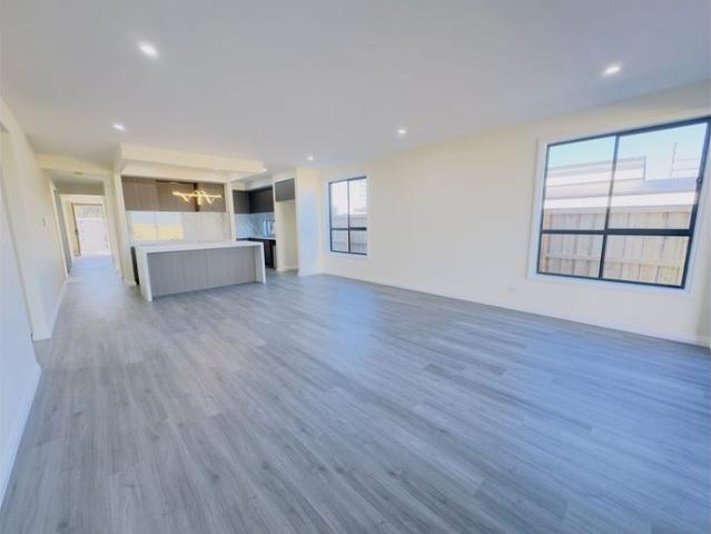 Double master bedroom Home for Rent Wollert