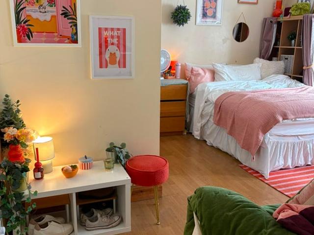 Double studio flat in the heart of Shepherds Bush