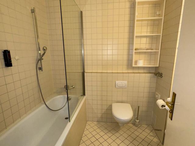 Double studio in Frankfurt's Westend near the old opera, Frankfurt Amsterdam Apartments for Rent