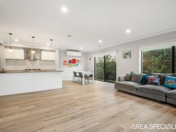 Double Storey High end finish home in quiet Neighbourhood