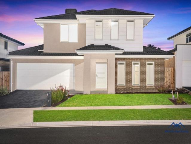DOUBLE STOREY HOME IN CRANBOURNE EAST !