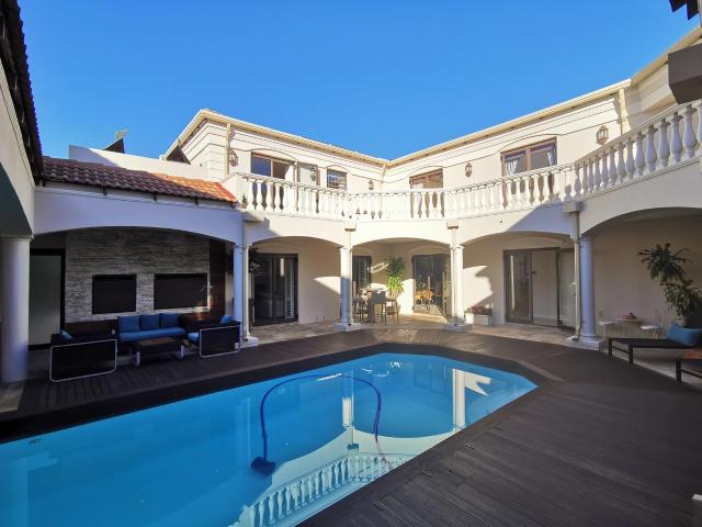 Double storey house to rent in Sunset Beach, Cape Town