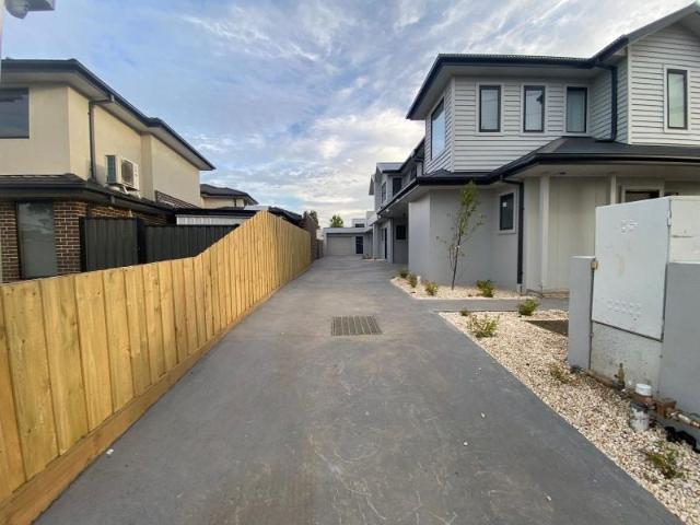 Double Storey Townhouse with Year Round Comfort