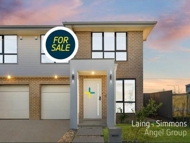 Double Storey Townhouse in Riverstone!