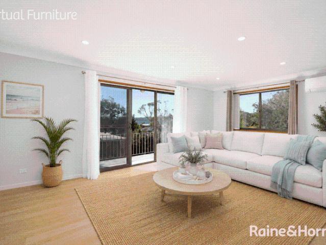Double storey, 4 bedroom, 2 bathroom house ideal for families