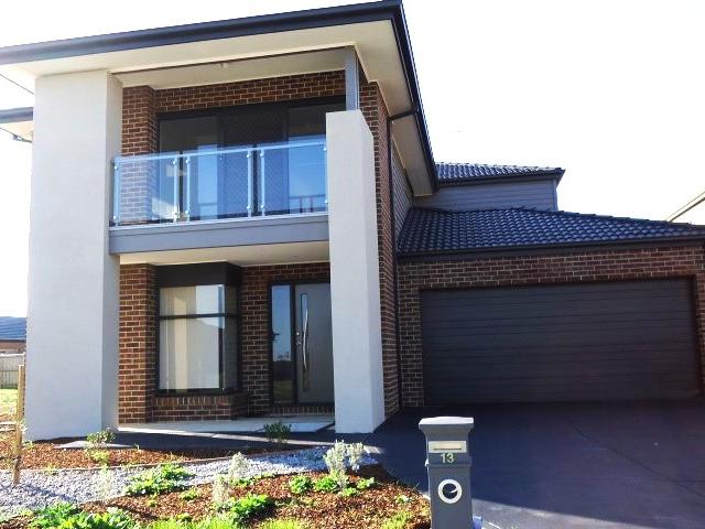 Double Storey 5 Bedrooms Large Family Home