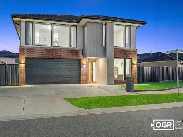 Double Story House for Sale Near Schools and Shopping Precinct