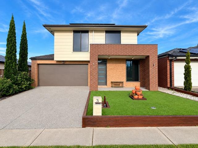 Double Story Home in Upper Point Cook !