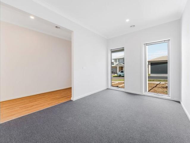 Double Story Home in Nar Nar Goon North Pakenham East