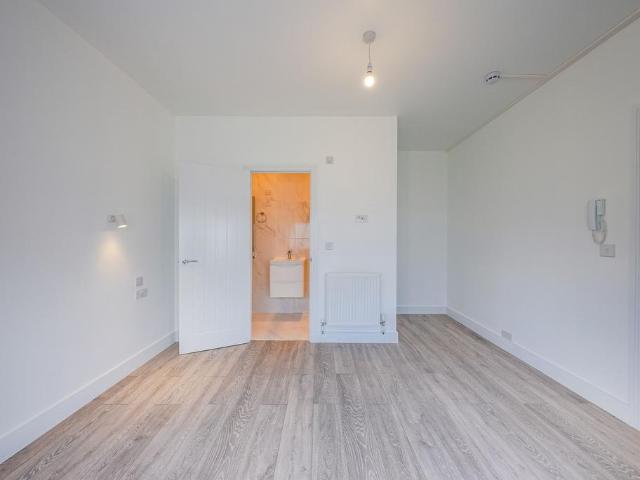 Double Room in Trosley Avenue, Gravesend 1 bed in a house share to rent £775 pcm £179 pw