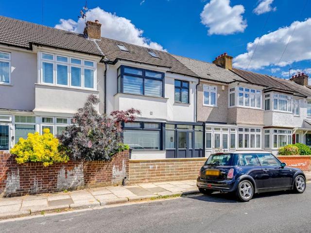 Double Room in Trosley Avenue, Gravesend 1 bed in a house share to rent £725 pcm £167 pw