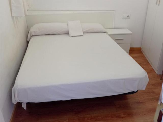 Double room in El Clot, close to Escola Superior de Música de Catalunya
