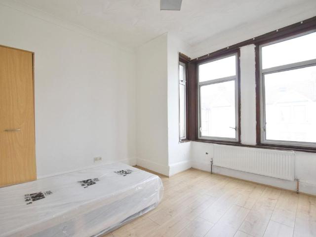 Double Room Only Burges Road, East Ham E6, Property to rent, £800 pcm | PrimeLocation