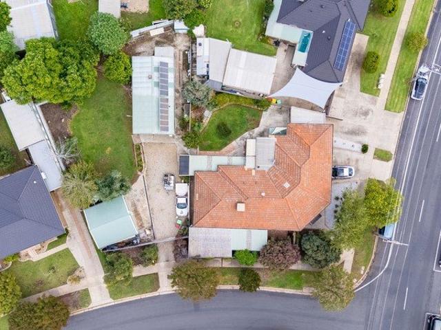 Double the Space, Unique Opportunity Perfect for Trades & Small Business Owners