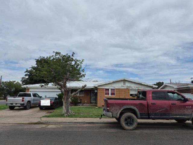 Douglas Dr