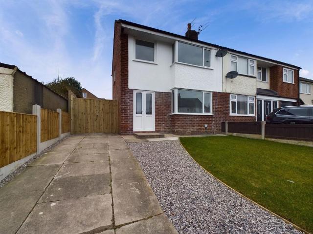 Douglas Drive, Ormskirk, L39 3 bed semi detached house to rent £1,250 pcm £288 pw