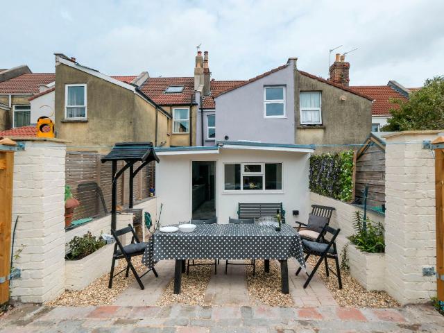 Douglas Road, Horfield, Bristol BS7, 5 bed semi detached house to rent, £4,500 pcm | PrimeLocation
