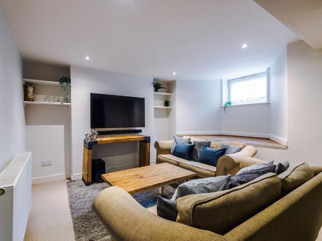 Douglas Road, Nottingham NG7, 7 bed terraced house to rent, £624 pppm | PrimeLocation