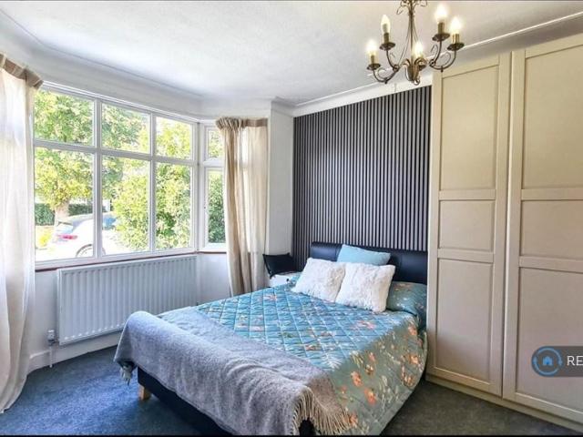 Douglas Road, Surbiton, KT6 1 bed in a house share to rent £1,100 pcm £254 pw