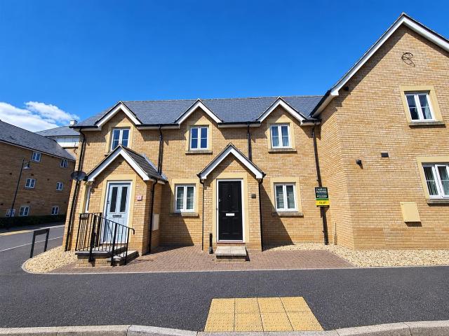 Doulton Close, Redhouse. SN25, 2 bed flat to rent, £1,000 pcm | PrimeLocation