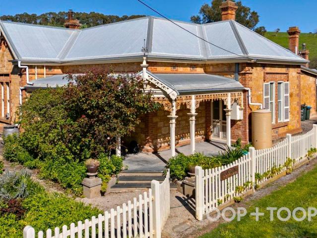 Doulton House, A Romantic Hills Homestead of Character, Creativity & Serenity