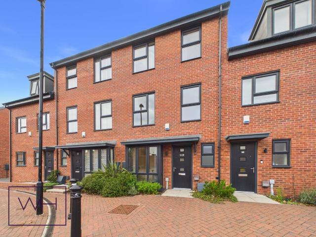 Dove Mews, Lakeside, Doncaster DN4, 4 bed property to rent, £1,425 pcm | PrimeLocation
