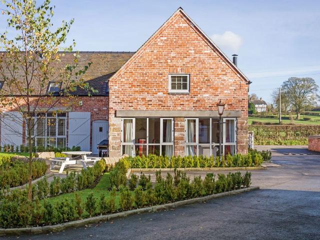 Dove Farm Barns, Blythe Bridge Road, Caverswall, Stoke On Trent ST11, 3 bed barn conversion to rent, £1,750 pcm | PrimeLocation