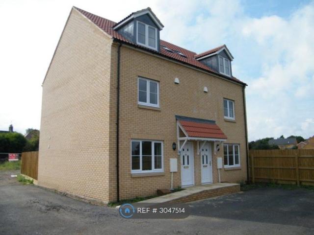 Dove Gardens, Peterborough PE2, 3 bed semi detached house to rent, £1,050 pcm | PrimeLocation