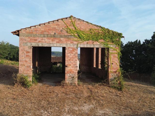 Dove la pietra racconta storie e il tempo si fa quiete 296m² Fratta Todina
