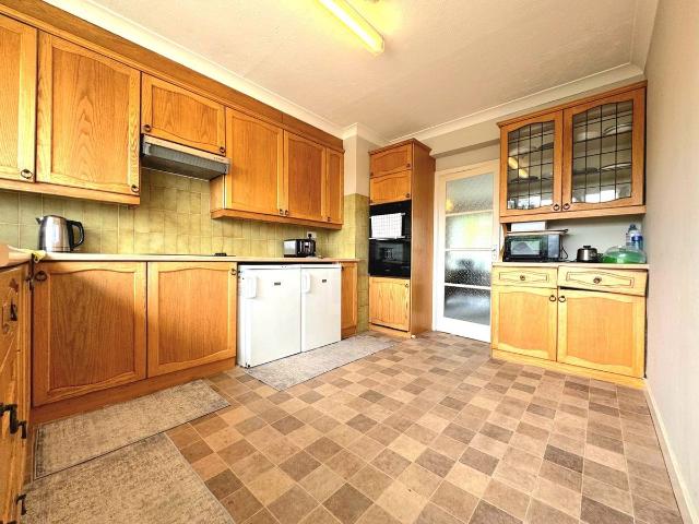 Dove Park, Pinner HA5, 2 bed flat to rent, £1,800 pcm | PrimeLocation