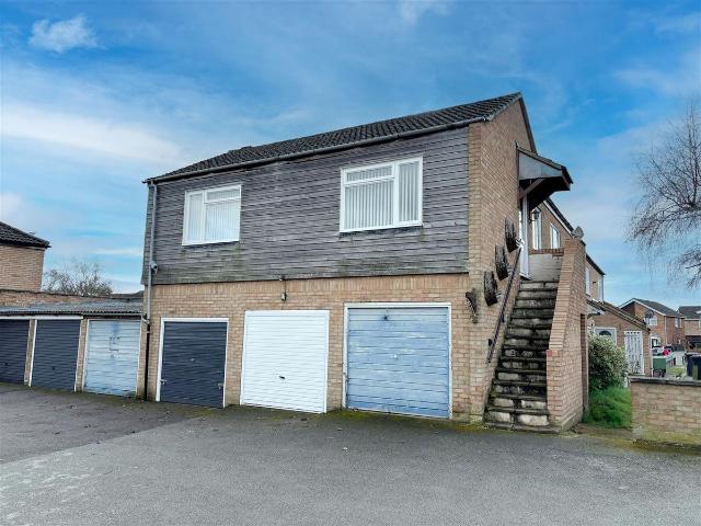 Dove Tree Road, Leighton Buzzard LU7, 2 bed maisonette to rent, £1,050 pcm | PrimeLocation