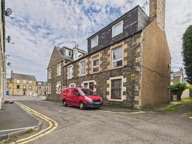 Dovecote Street, Hawick, TD9 2 bed flat to rent £1,500 pcm £346 pw
