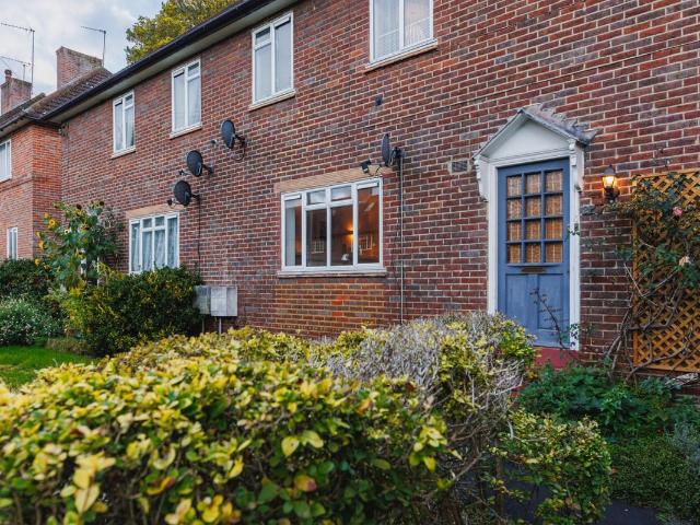 Dover House Road, Roehampton SW15, 1 bed property to rent, £2,000 pcm | PrimeLocation
