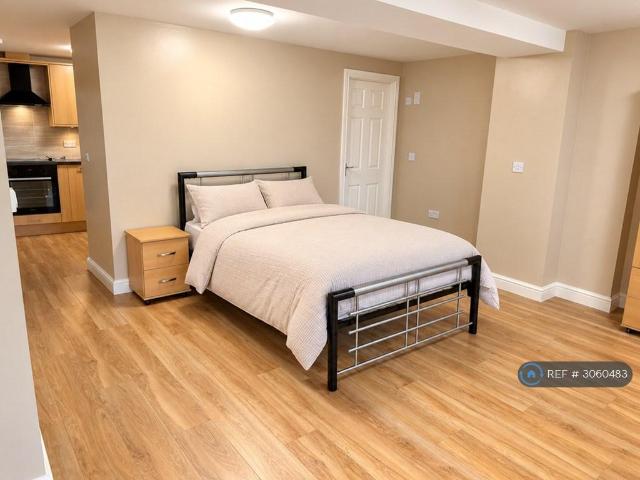 Dover Place, Bristol, BS8 Studio to rent £1,200 pcm £277 pw