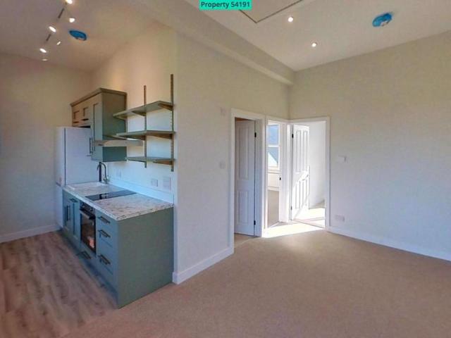 Dover Road, Walmer, Deal, CT14 2 bed flat to rent £1,050 pcm £242 pw
