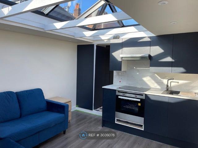Dover Street, Canterbury CT1, Studio to rent, £800 pcm | PrimeLocation