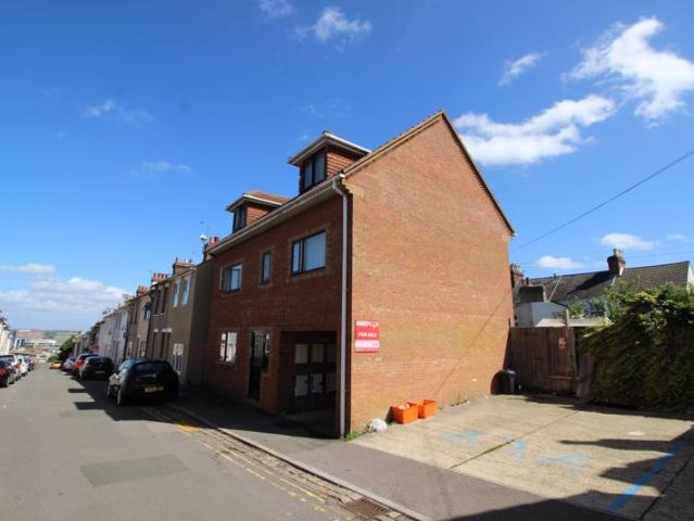 Dover Street, Swindon SN1, 1 bed flat to rent, £750 pcm | PrimeLocation