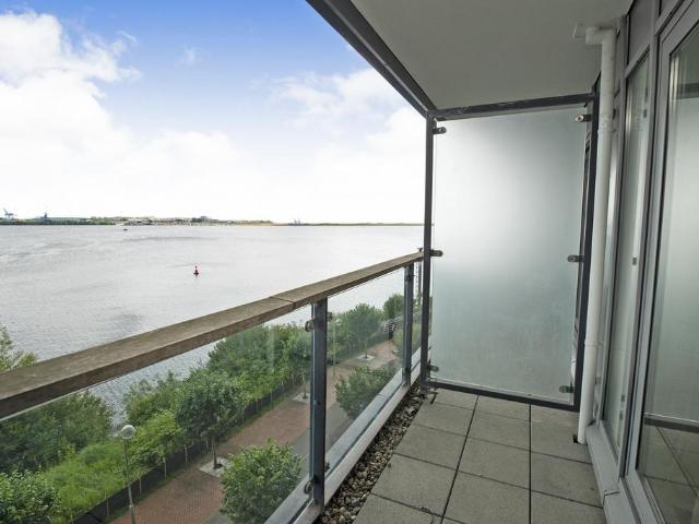 Dovercourt House, Ferry Court. 2 bed flat to rent £1,250 pcm £288 pw